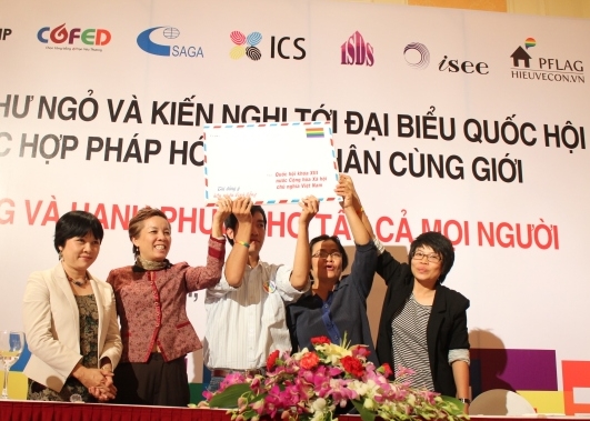 Heirat von Homosexuellen benötigt einen Fahrplan